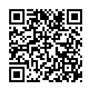 示意巴克跟他面对两个不同位置的当地人二维码生成