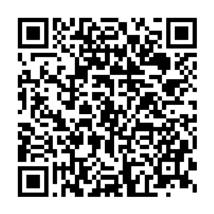 神奇地发现以往溜得最快要赶回去打游戏的吹仔破天荒地还在那里坐着二维码生成