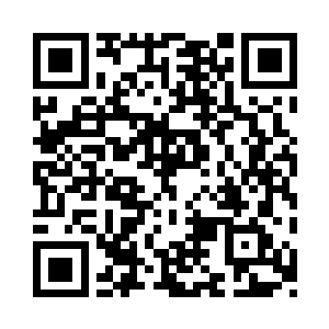 神情木讷的目送黄埔无恨离开小会议室后二维码生成