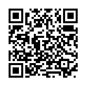 神情淡漠的看着脸色骇然大变的紫衣青年二维码生成