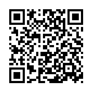神殿的另外一名中级神官临时出来主持大局二维码生成