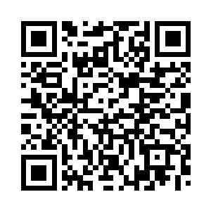 神色黯然的凌坚同样密切地观望着二维码生成