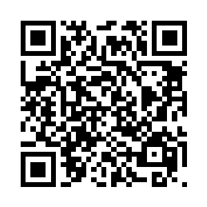 离着翻掉的船最近的还有两艘橡皮船二维码生成