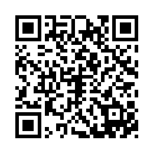 秀儿将白公子脸上的伤处仔细地抹了一遍药二维码生成