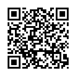 秃鹫帮却是用花花绿绿的羽毛将战车完全覆盖二维码生成