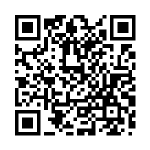 秘书郭明给众人和欧阳县长互相方介绍二维码生成