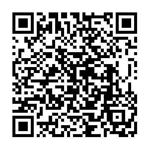 秦嫣然还选择性地抱起一只可能只有几个月大的小狗转身向着萧霓裳走过去二维码生成