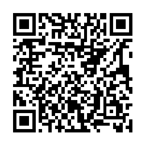 秦宇分别在六人的面上用手指画了一个负责的符咒二维码生成