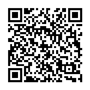 秦宇的目光第一时间注意到的是这三座石像的中间位置二维码生成