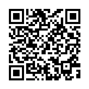 秦岚在门口故意摆了个性感的姿势二维码生成