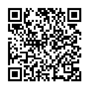 秦方手持流影神剑就直接迎着那一道黑影杀了上去的……二维码生成