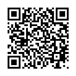 秦林稍微动作大点脑袋就要碰到洞顶二维码生成