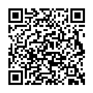 秦林通过盘查吴氏和辨认周德兴鞋底嵌着的砾石二维码生成