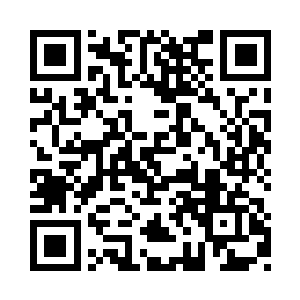 秦风静静的坐在后排靠窗那个属于他的座位二维码生成