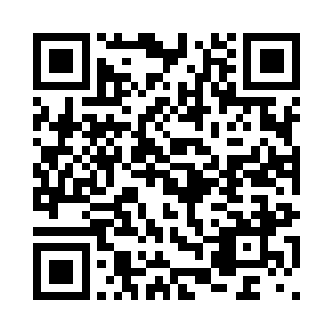 稀里哗啦的朝着地面上掉落了下来二维码生成