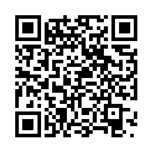 穆扬灵正坐在闺房里擦拭自己的武器二维码生成