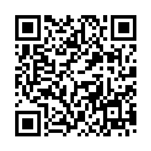 穆根把手里的绷带展示给大家看了二维码生成