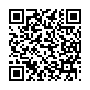 穆青青立刻就松开抓着他胳膊的手掌二维码生成