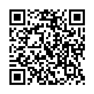 穿在他身上那宽大的黑色斗篷遮挡了他的面貌二维码生成