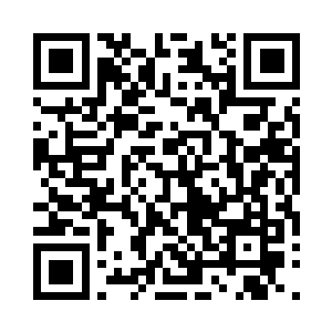 穿在身上短裤怎么会到了桌上的包裹里面二维码生成