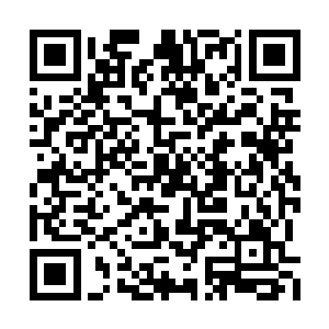 穿着斥候鞋光条条的走进还没有变成冰冷的水里二维码生成