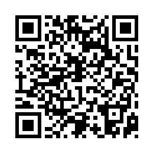 穿着晨曦之主牧师袍的牧师快步走了进来二维码生成