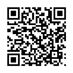 穿着白色公主裙的张仪伊听到女儿说话的声音二维码生成