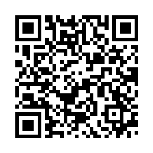 穿过山下的那片平原和宫殿建筑群二维码生成