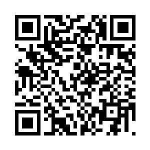 突然出现在眼前穿着奇怪衣服的人物二维码生成