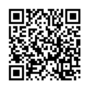 突然双眼睁的老大有些不可思议看向大钟二维码生成