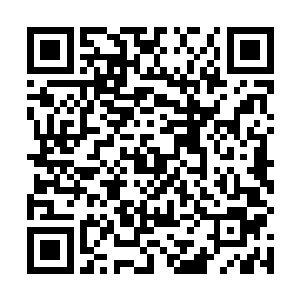 突然看到萧月背后那具尸体的脸上露出了一丝诡异笑容二维码生成