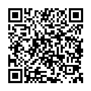 突然间便是闪电般的速度躲过了萧航致命的一剑二维码生成