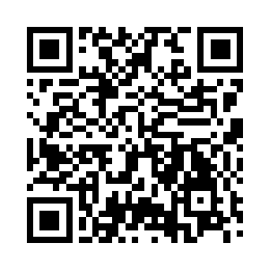 立刻丢下行李箱撒腿就往小巷尽头跑去二维码生成