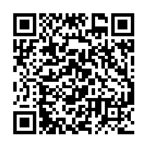 立刻意识到自己之前被四壮汉围攻时的出手露出端倪二维码生成