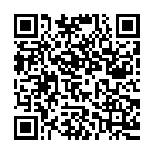 立即拿出圣器把周楚云几人连同贴在他们身上的飞天蚁收了进去二维码生成