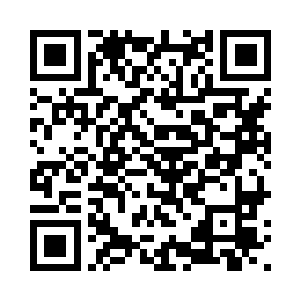 站在一艘战舰指挥室当中的夏无双二维码生成