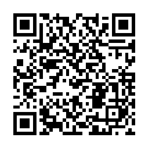 站在吉普车上的机枪手胸口出现一个碗口大的窟窿二维码生成