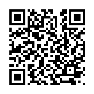 站在方意行身边的方浩和赵诚信却是毫不搭理二维码生成