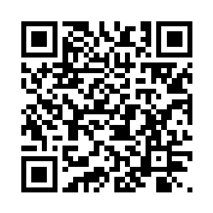 站在舞台正中央的玛丽莎在短片结束之后说到二维码生成