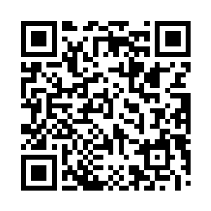 站在身前押这被捆绑起来的妖茜雨的两人二维码生成