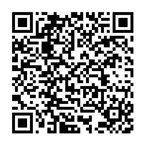 竟然还在自己的公司也装摄像头――证明他连自己身边的人也不相信二维码生成