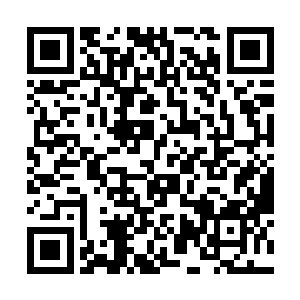 童逍遥也只是听他那个老古董师父似是而非地提及过二维码生成