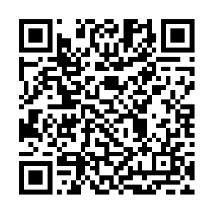 端坐中古的药师王佛似乎看到了一尊金色巨佛的虚影二维码生成
