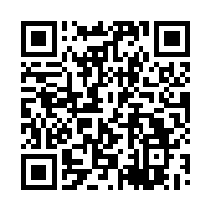 笑呵呵的学着中国人的样子给大家散烟二维码生成