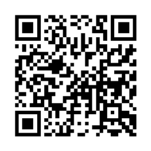 笑容之下竟隐匿着一抹淡淡的清苦二维码生成