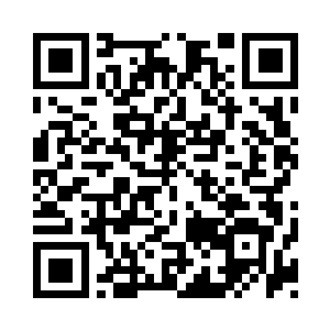 笑眯眯的看着这两个家伙在美人身上施虐二维码生成