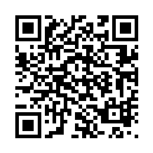 笑着举杯跟张文斌和赵小雅碰了一下二维码生成