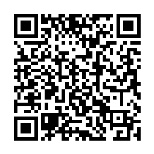第一反应就是一把将搭在浴桶边上的衣裤给揪了下来二维码生成