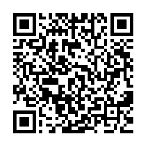 第一眼看见的便是空洞的眼眶中仍然闪烁着针尖般的绯红光芒二维码生成