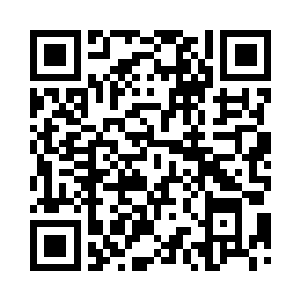 第三个缺口同样是用她的身体堵住的二维码生成